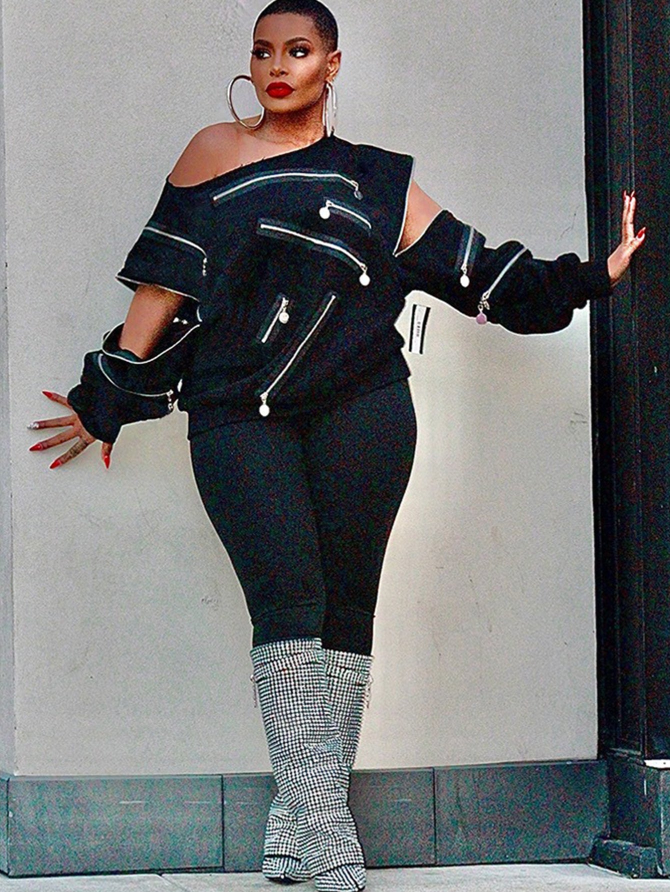 Chic Round Neck Zip Detail Sweatshirt