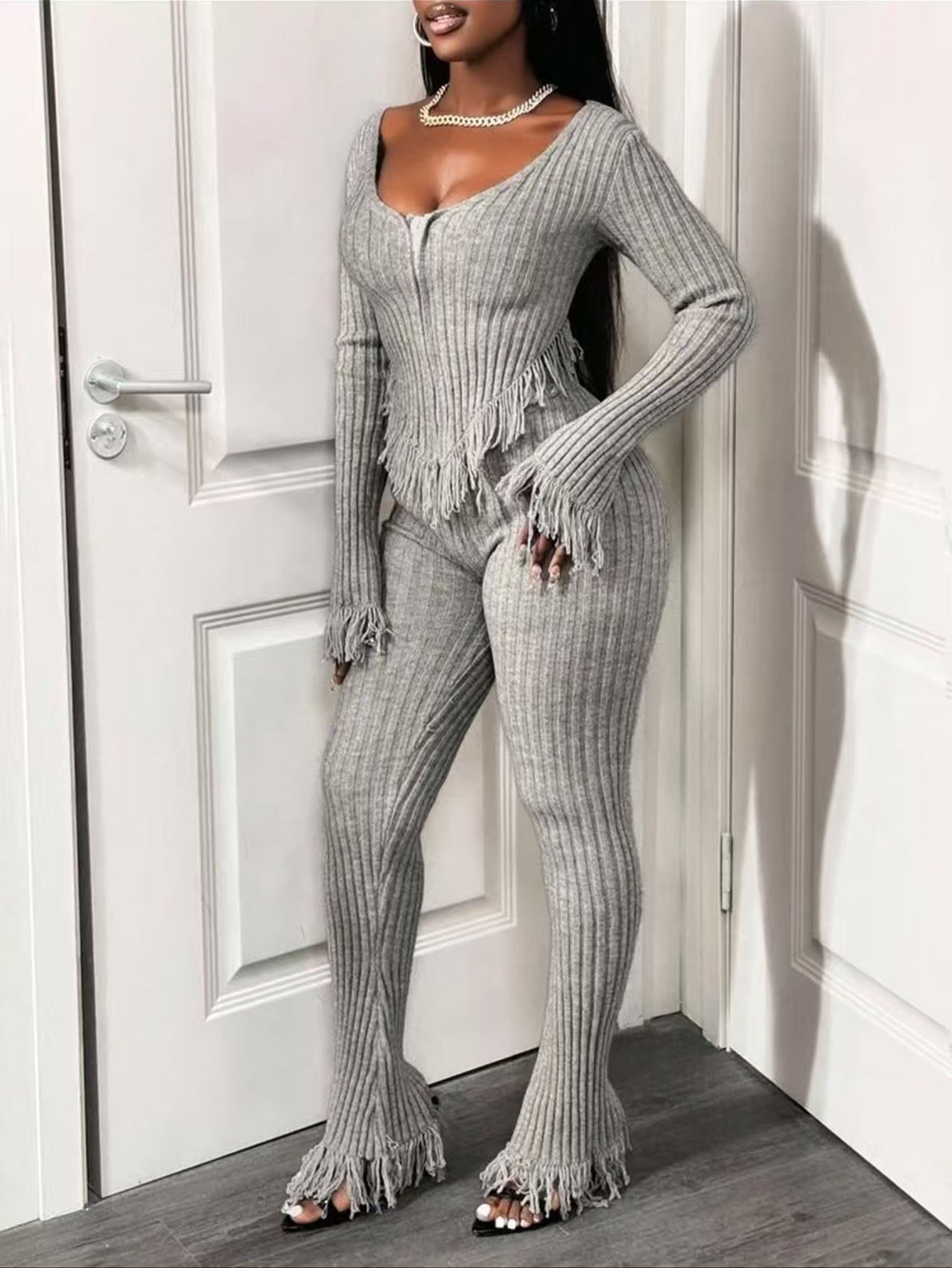 Fashionable Irregular Tassel Knitted Set