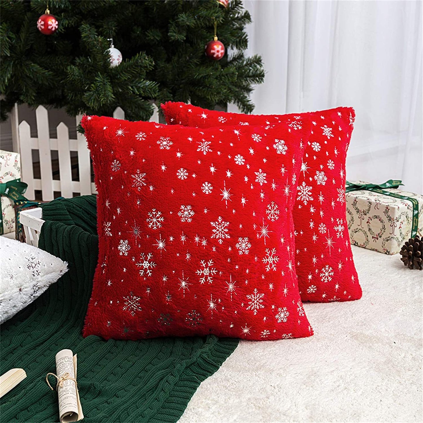 New Christmas Pillow Wholesale Snowflake Hot Gold Fleece Pillowcase Red Cushion Car Home Pillow