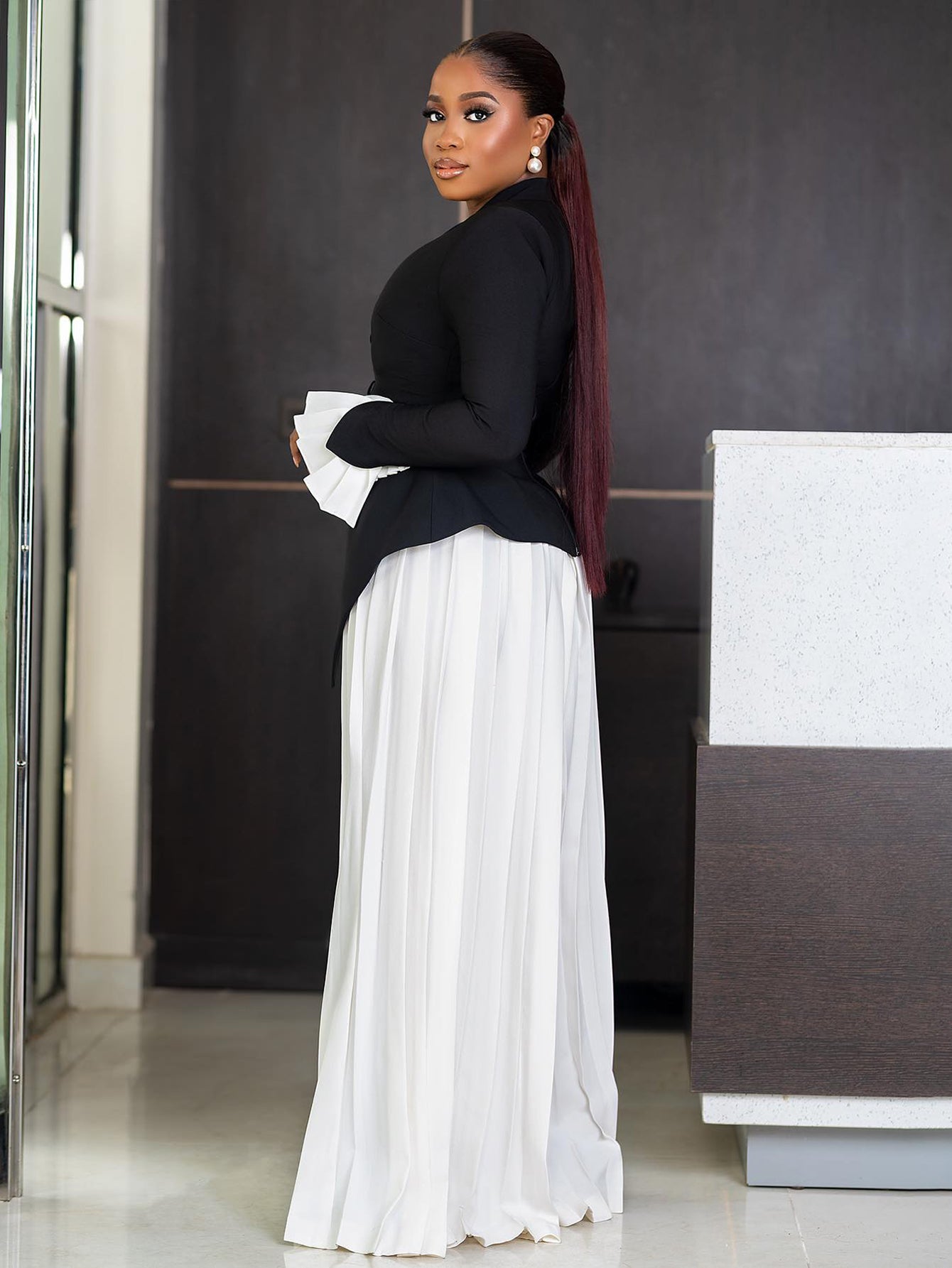 Flat Pleated Swaying Mid Length Dress