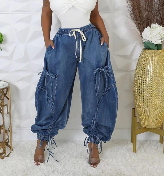 Relaxed Bow Straight Jeans