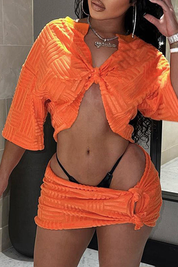 Sexy Half Sleeve V-Neck Solid Color Top Knotted Short Skirt Suits 